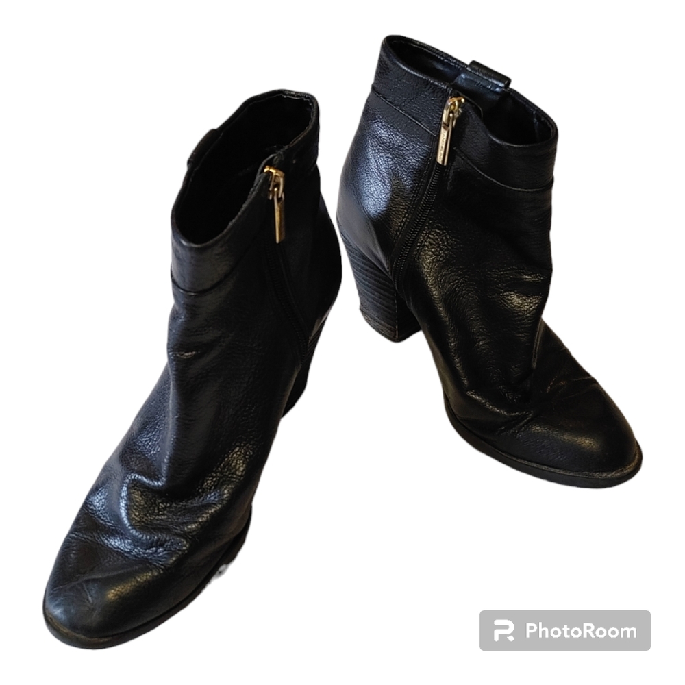 BANDOLINO Bdeleodora Black Leather Heeled Ankle Booties Size 8M